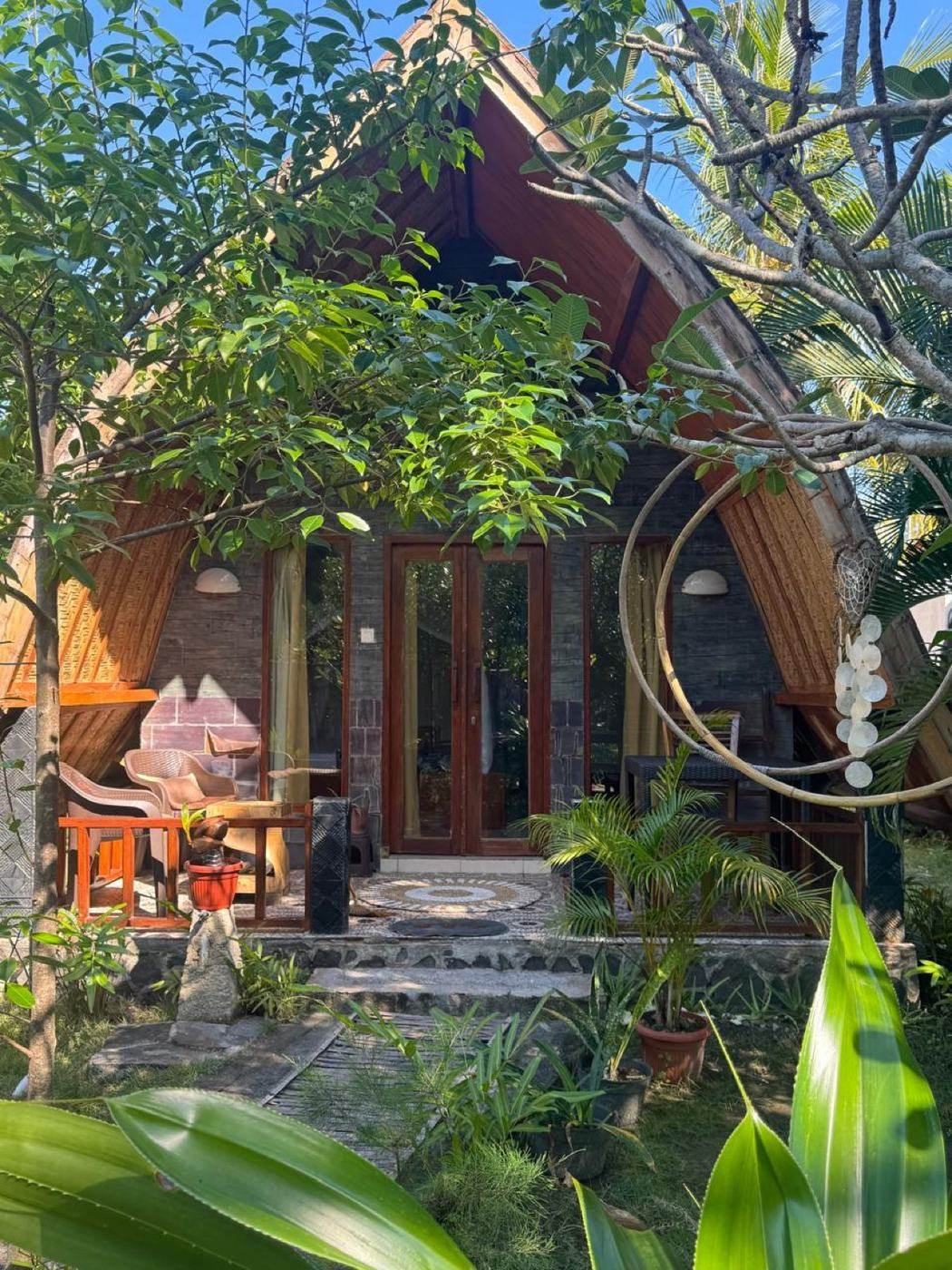 Lumbung bungalow at Rising Sun Bungalows, Gili Meno